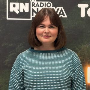 Ищем пуговки и стулья!