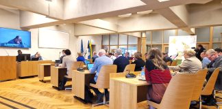 ВОТУМ НЕДОВЕРИЯ НЕ ПОДДЕРЖАН, УТВЕРЖДЕНИЕ ЗАРПЛАТ — ТОЖЕ