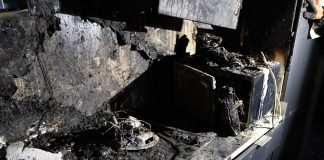 ДЕРЖИТЕ ПОВЕРХНОСТЬ ПЛИТЫ ПУСТОЙ, КОГДА НЕ ГОТОВИТЕ