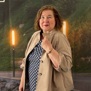 «Выпускной» образ от EENA: оденем каждого!