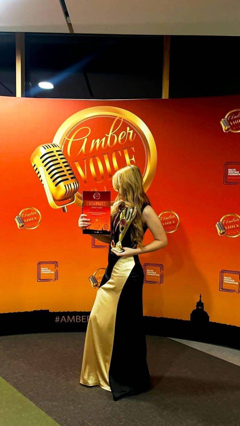Юные нарвские вокалисты завоевали награды на конкурсе Amber Voice Riga